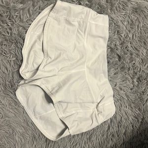 Lulu low rise 2.5 shorts